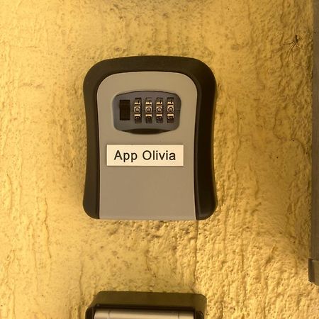 Olivia, Seaside Apartment In Medulin, Croatia Exterior foto